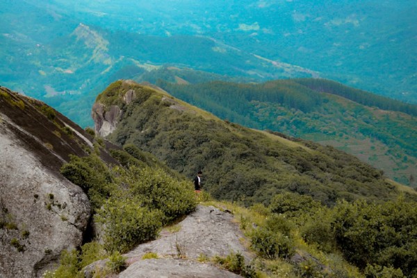 Hanthana Mountain Range Trek Guide