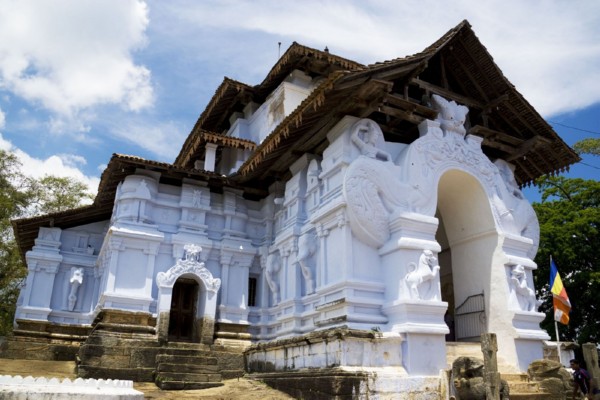 Kandy Tri Temple Loop Excursion